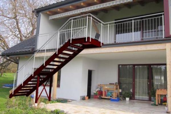 Stiegenkonstruktion mit Geländer