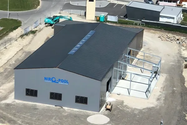 Halle Niropool