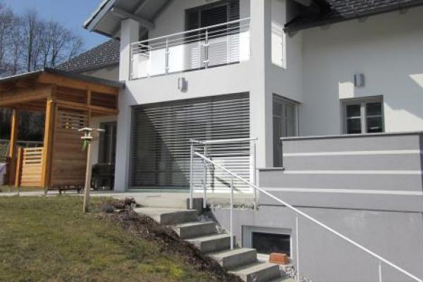 Balkongeländer mit Glasfüllung