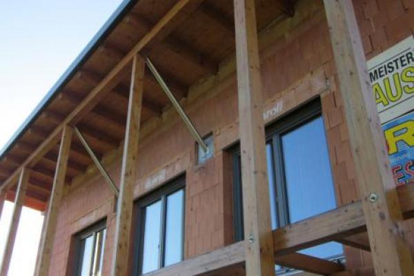 Niro-Dachstuhlabstützung