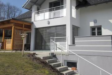 Balkongeländer mit Glasfüllung