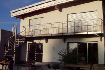 Balkonkonstruktion mit Wendeltreppe