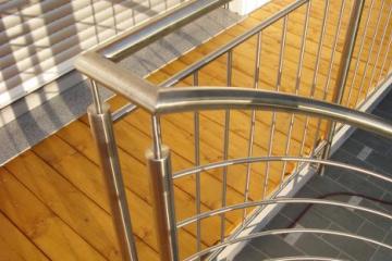 Balkonkonstruktion mit Wendeltreppe