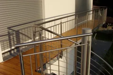 Balkonkonstruktion mit Wendeltreppe